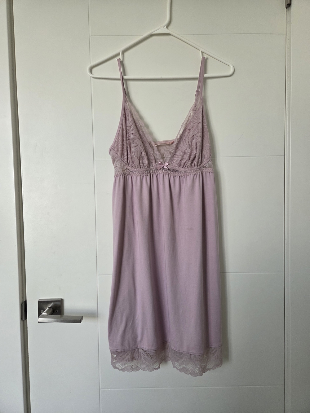 La Vie En Rose Lace-Trim Chemise in Light Pink